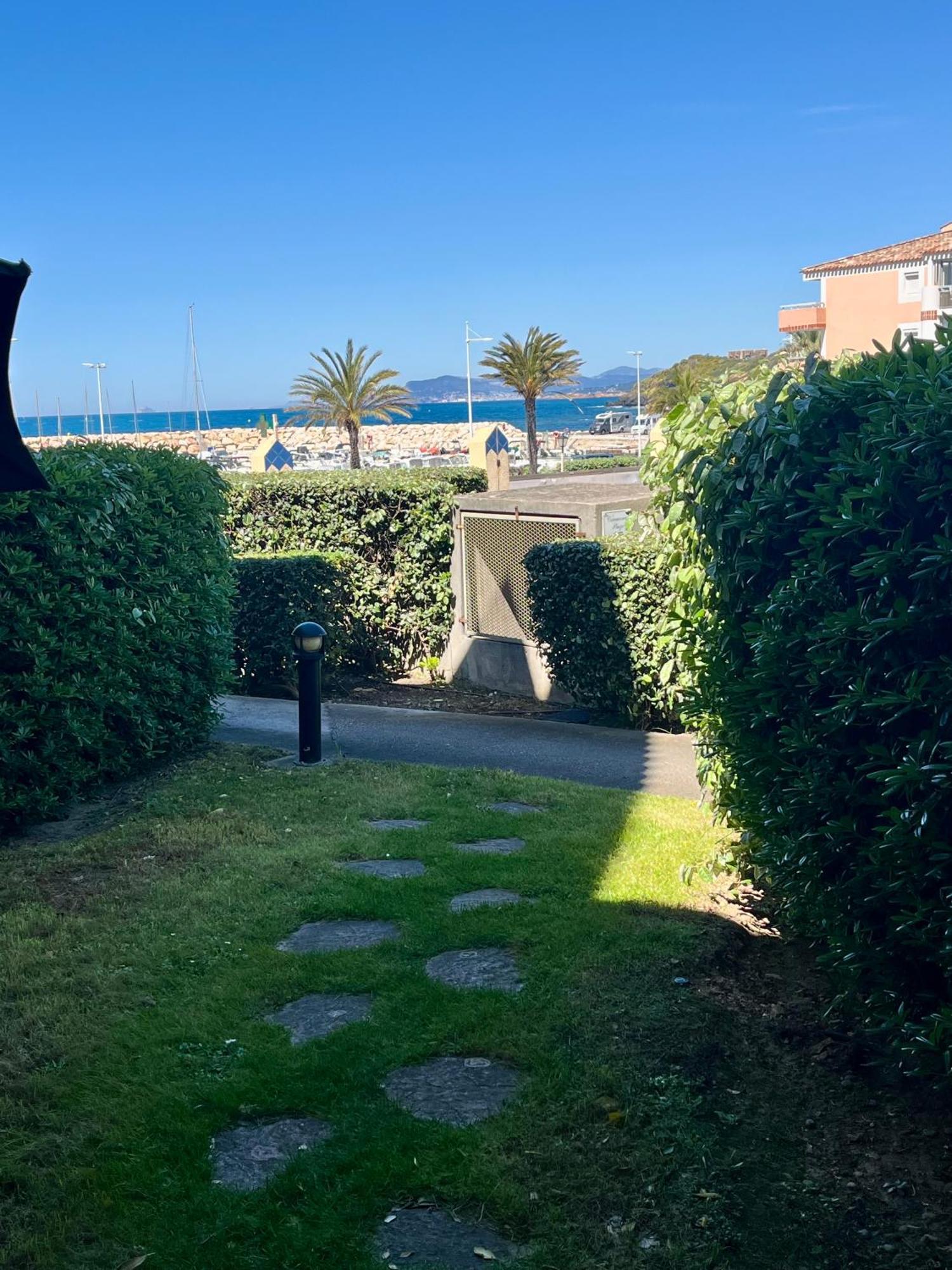 Vue Sur La Mer, Plage A 50M Сикс-Фор-ле-Плаж Екстериор снимка
